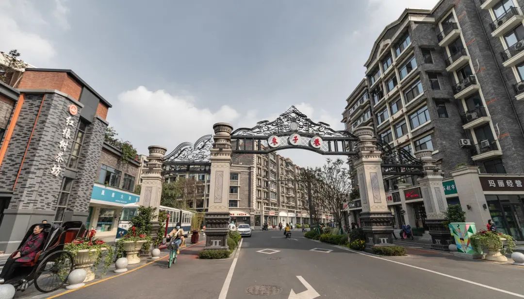 一环路临街风貌提升点位——枣子巷▲牛王庙路口微绿地拆除围墙后