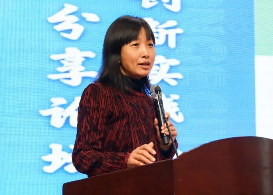 由左至右依次为:赵杨 刘晖 李家科 胡志平 蒋玮在随后的创新实践成果