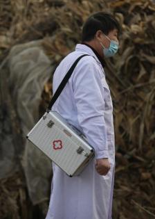 扎根农村41年守护乡亲们的健康乡村医生李曰进