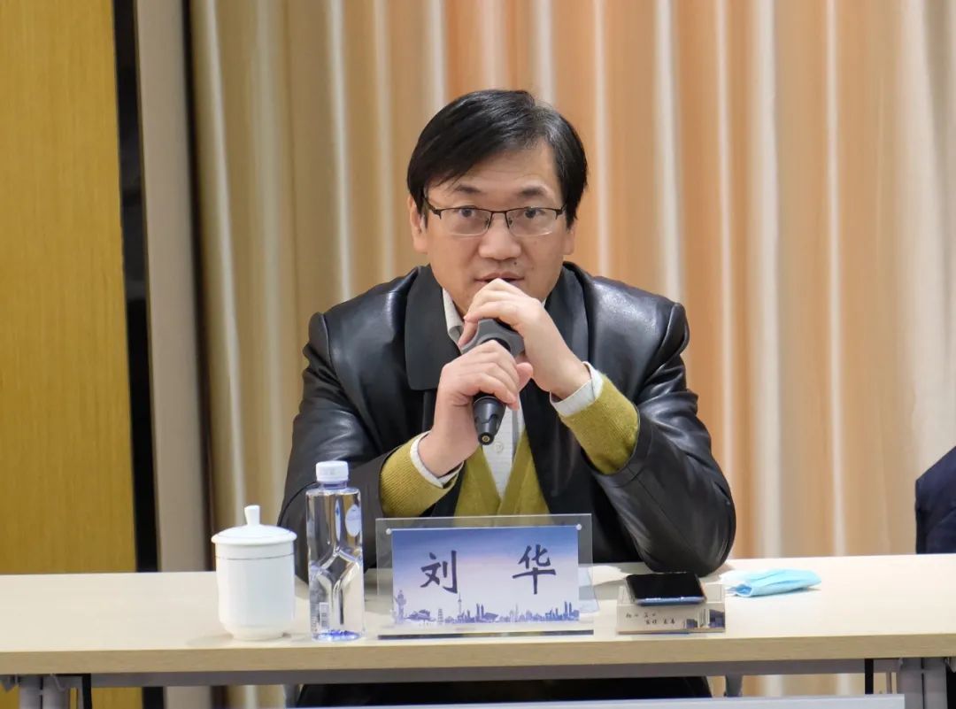 12月15日,上海市卫健委中医监管处处长刘华,二级主任科员杨洋,上海