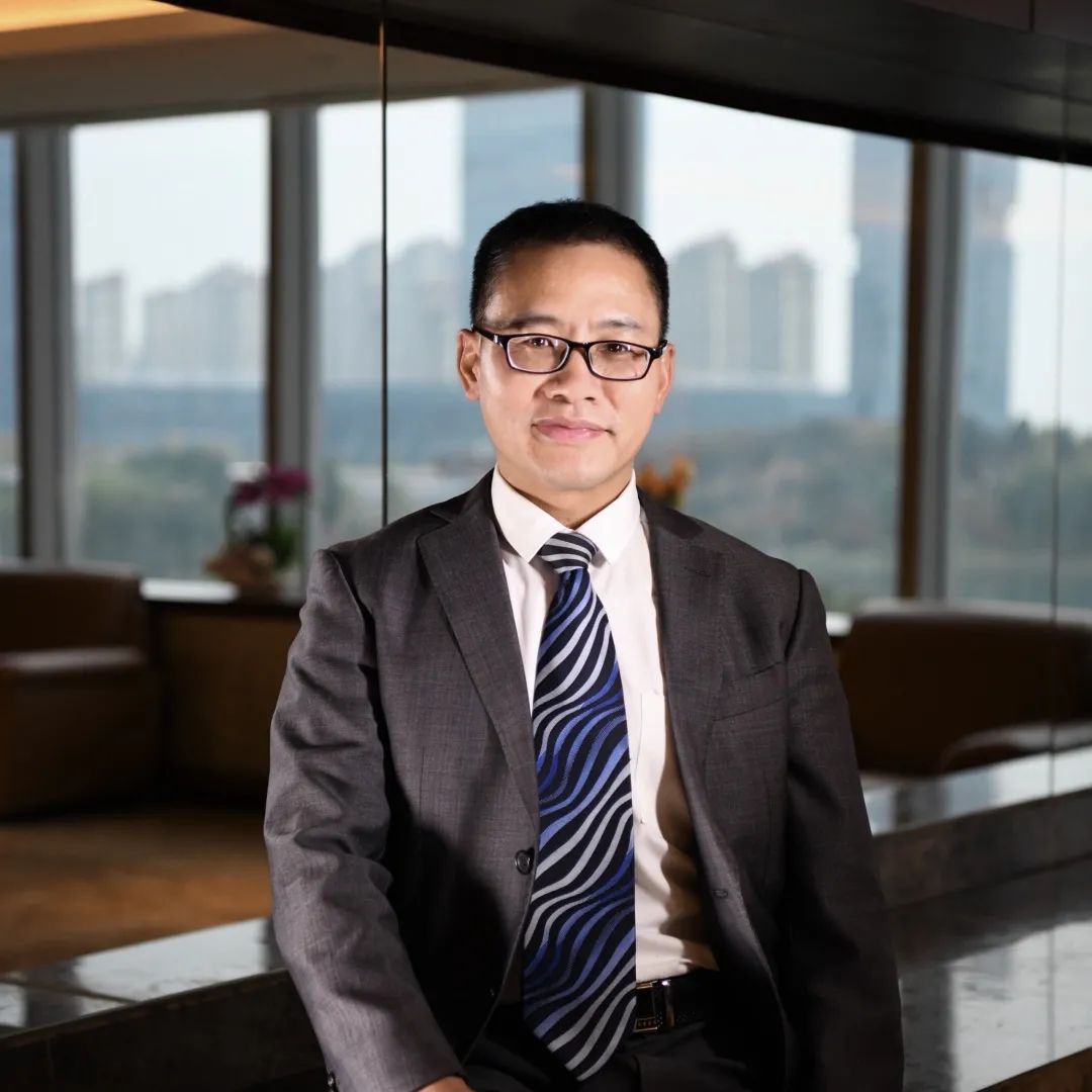 潘中华鹰不可以留恋地平线