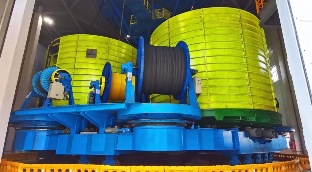 近日,合肥神马自主研制的新型立式成缆机顺利投入使用,该机填补了我国