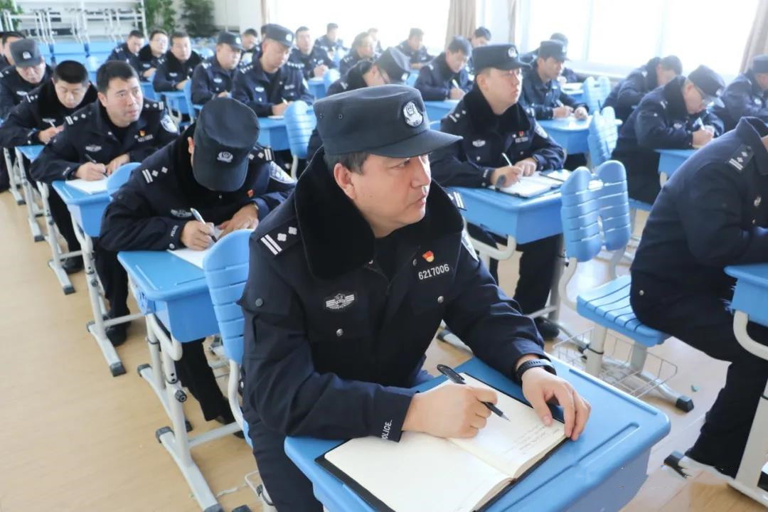 酒泉监狱举办牢固树立法治思想严格规范执法专题培训