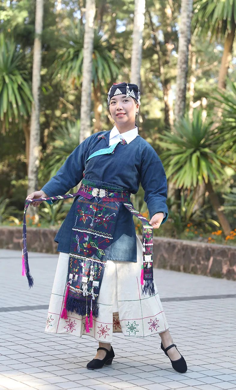 乡愁普洱哈尼族一个把历史和财富都镶嵌在衣服上的民族