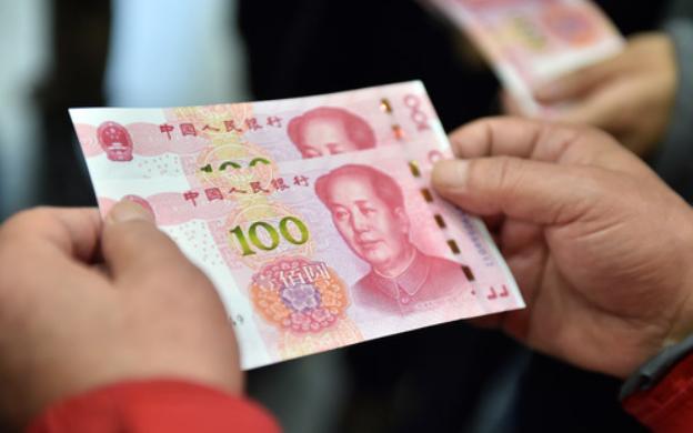 83%的受访者表示随身携带现金少于500元;超过七成受访者表示习惯非