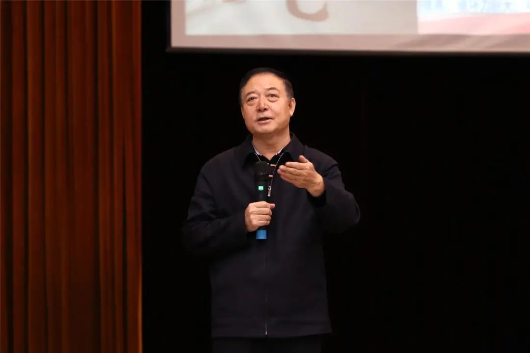 王枫,苏智雄,崔永平,王蛟,尚振飞,周春田等全旗副县以上在家领导,全旗
