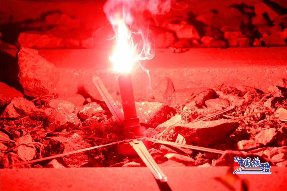 随着铁路通信信号技术不断升级响墩现在已经很少用到了偶尔会在抢险