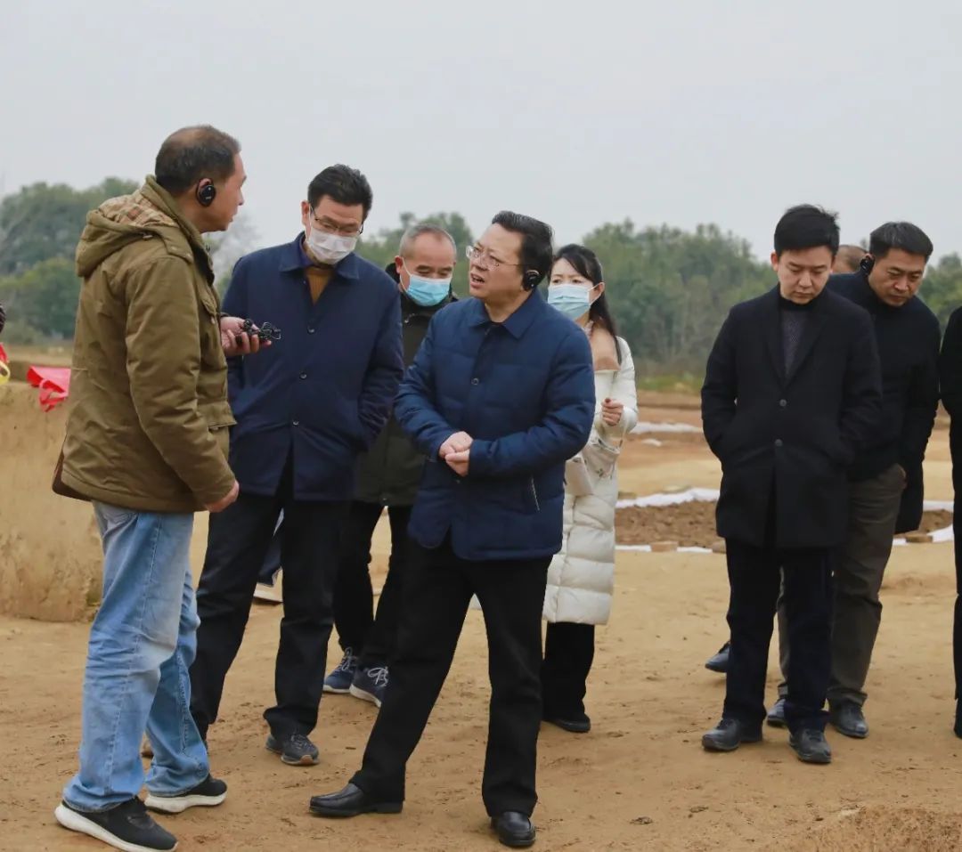 12月18日上午,荆州市文化和旅游局党组书记付良超到市文体中心,智慧