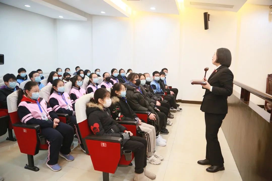 12月16日下午,常熟市孝友中学初一年级的44名同学