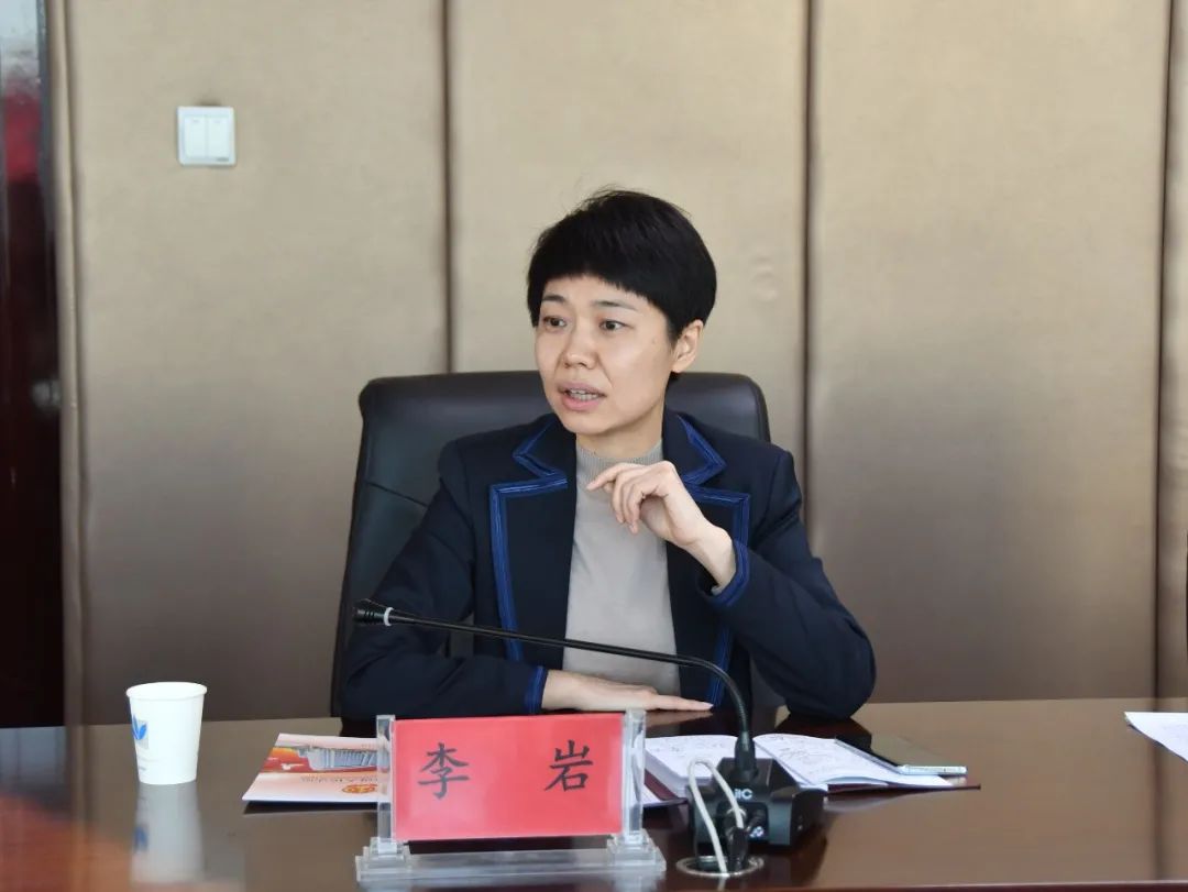 两级法院认真听取了代表们的意见建议,滦州法院院长李岩对各位代表的