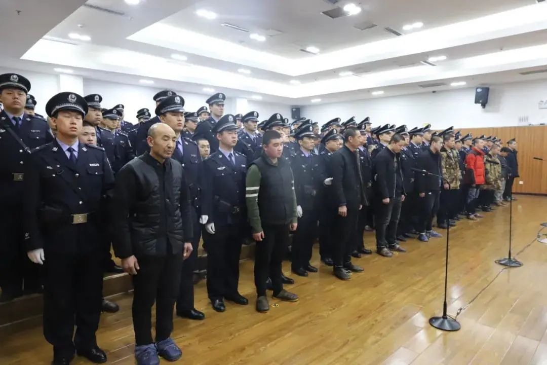 22起案件445名被告人这个法院晒出扫黑除恶成绩单