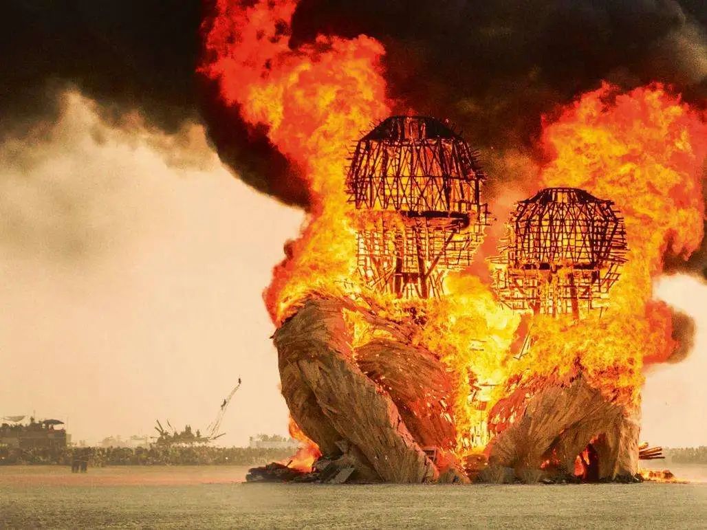 以及美国著名的火人节,是现在世界上最大,最自由的装置艺术节,不止是