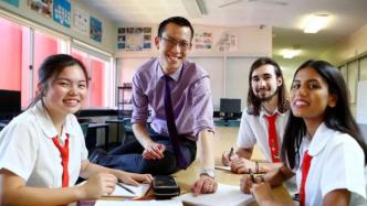 这位澳洲华裔网红老师，被称为“可以拯救全世界数学渣渣的大神”