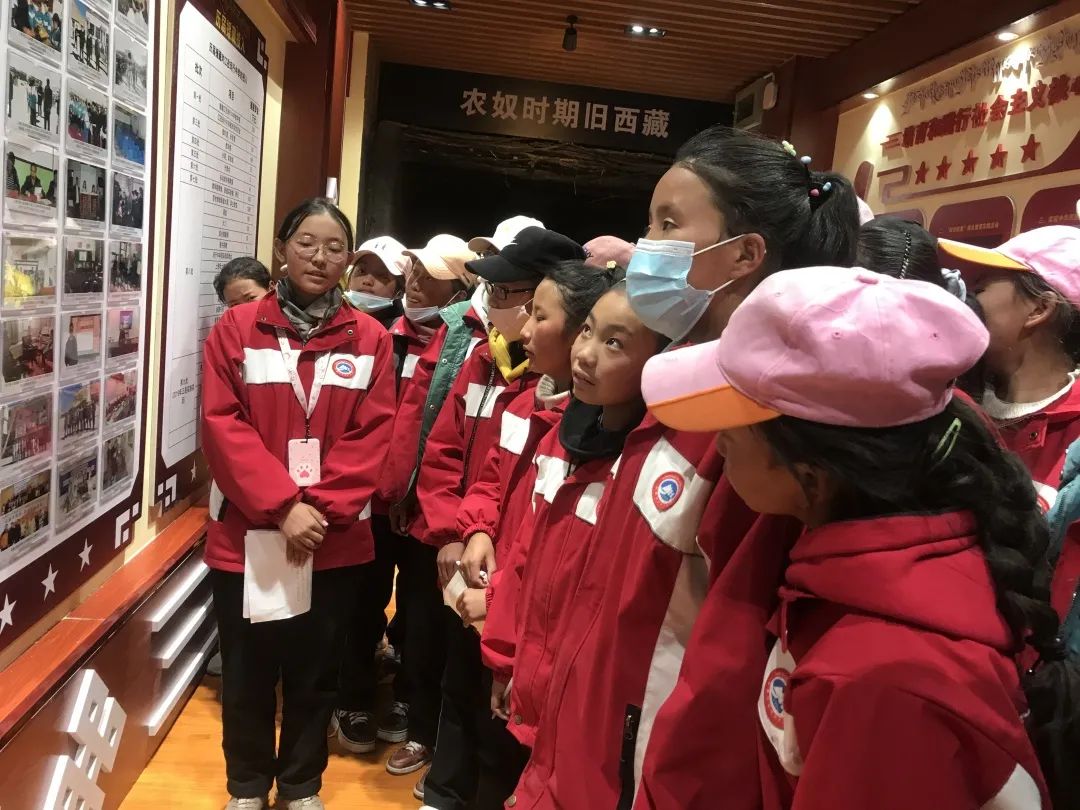 教育援藏让德育之花绽放校园江孜县闵行中学新建现代化德育室