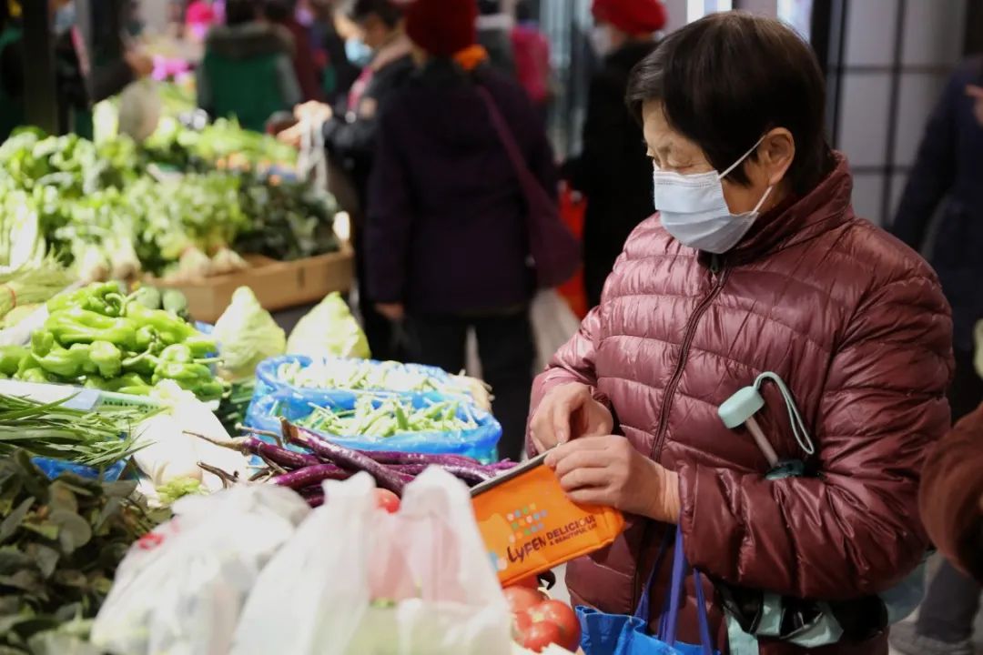 虹湾路菜市场开业彩虹湾居民买菜更方便