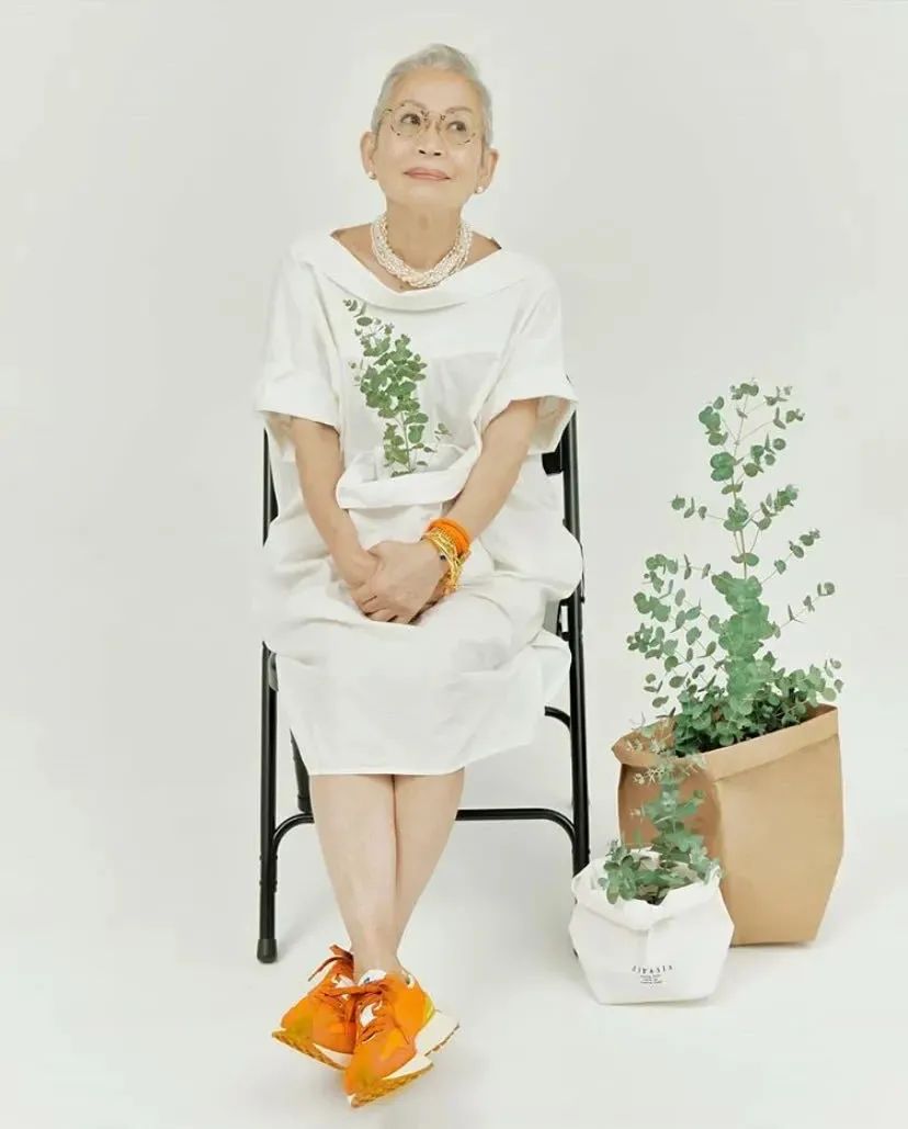 68岁韩国性感奶奶45年坚持做一件事惊艳了70万网友