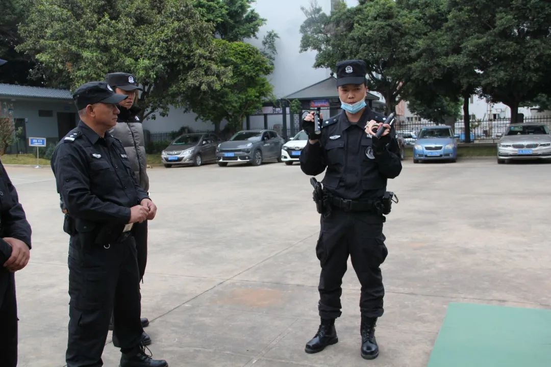 The Paper The Paper