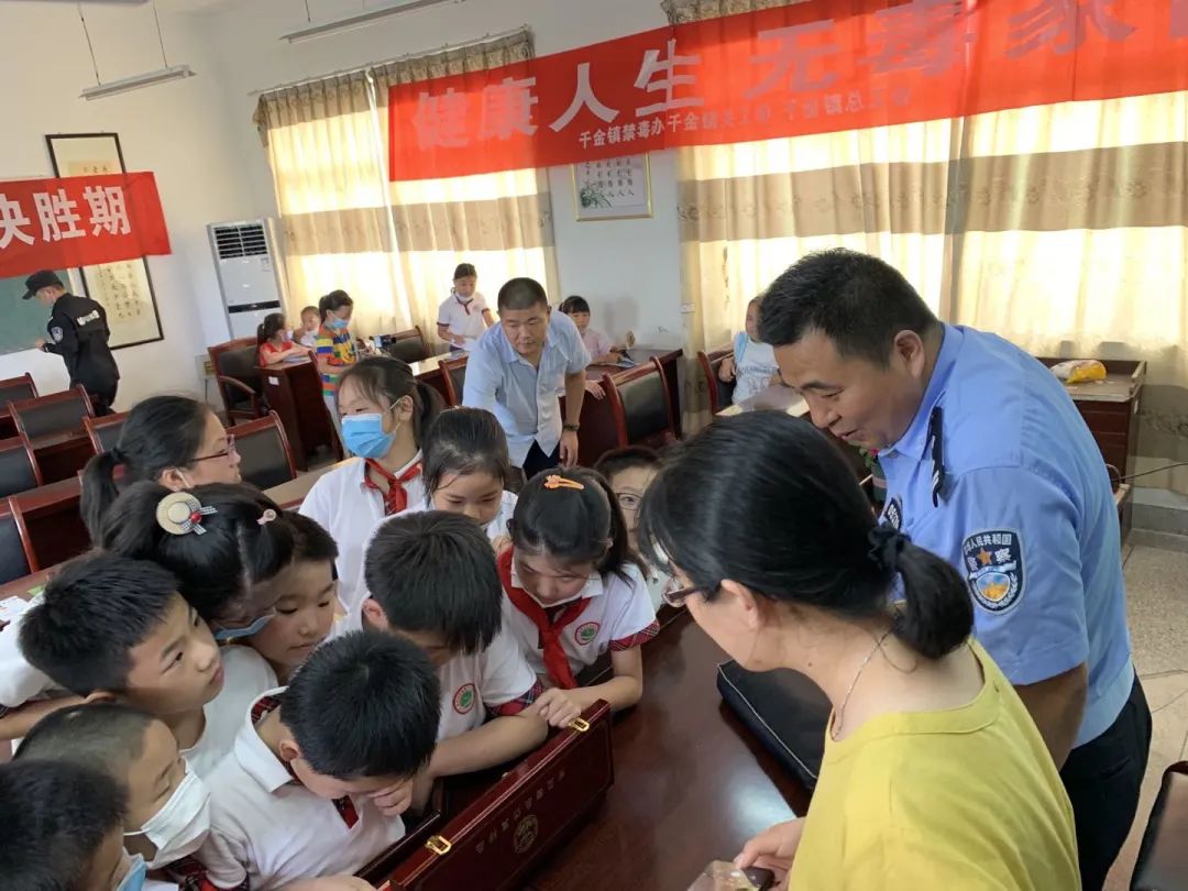 与此同时,南浔区文明办,区网信办等部门联合开展专项治理行动,净化未