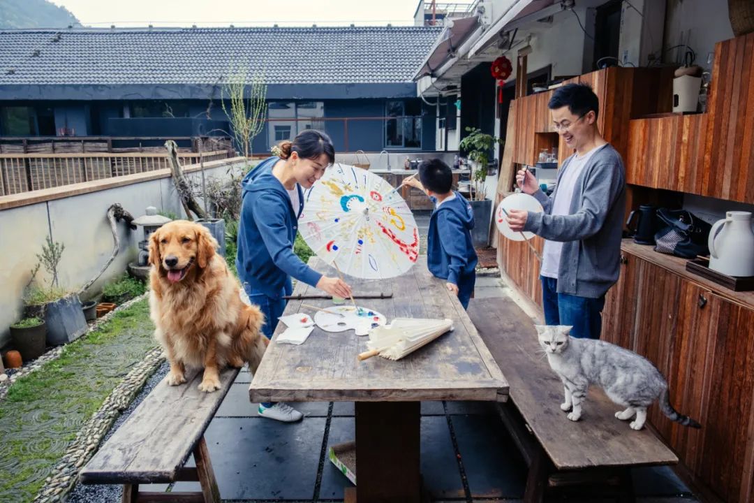 90后偏爱民宿过新年暖色调冬游成主流土耳其家电巨头ar04elik和日立