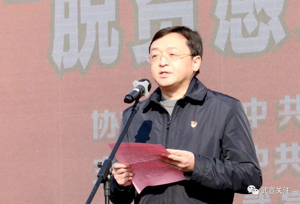 梁宇;武宣县委书记杨世爵,县长吴孝斌,县领导覃燕由,梁荣贵,廖剑华,莫