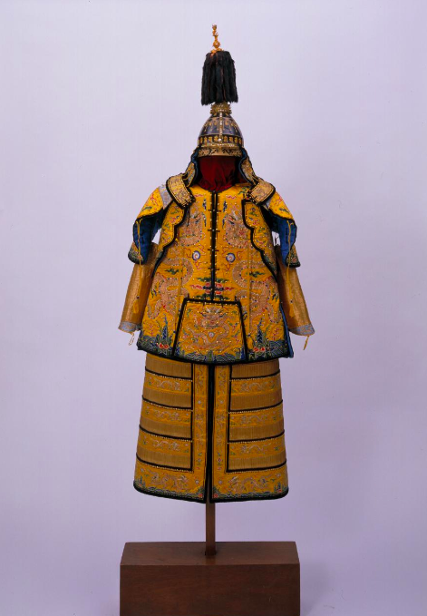 看见文物黄色缎绣金龙纹铜钉康熙帝御用棉甲