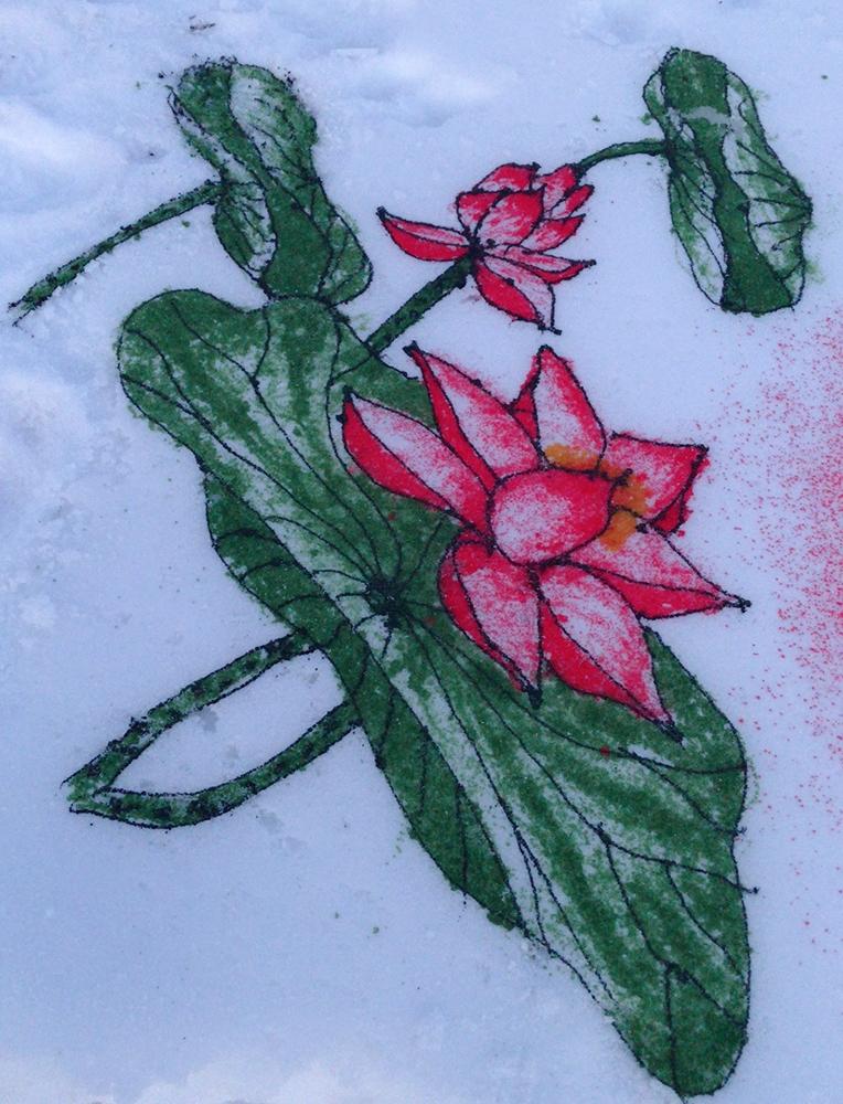 快看白雪为纸颜料为墨牡丹江农民雪地作画展示雪城诗情画意