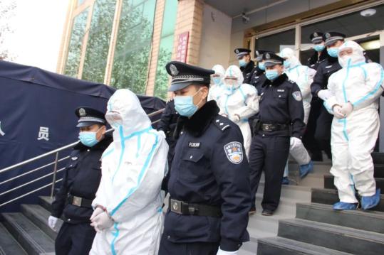 后又勾结黄某发等人构成黑恶势力