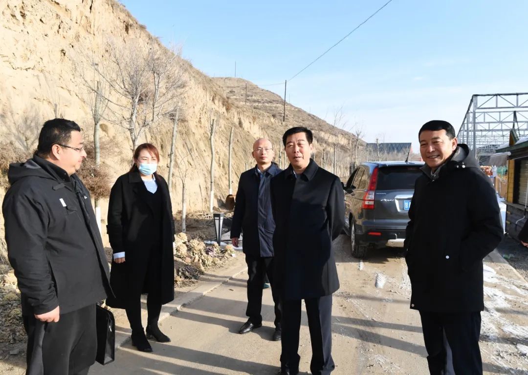 张海波走访在兰省人大代表征求代表意见建议