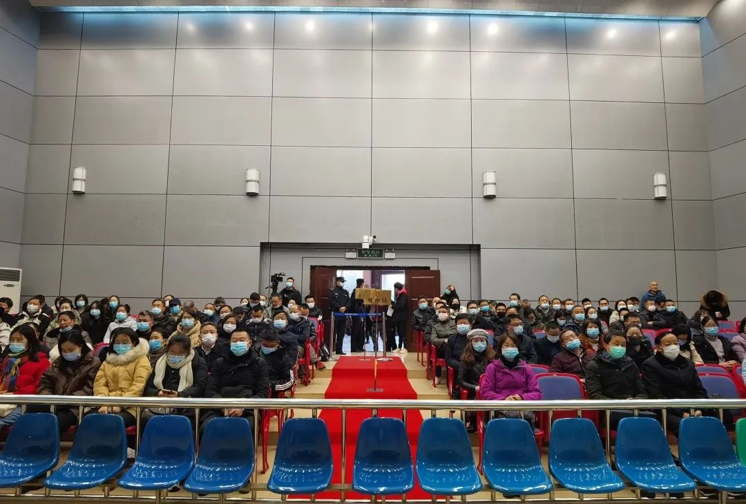 基层动态镜湖区法院公开开庭审理朱运松受贿案