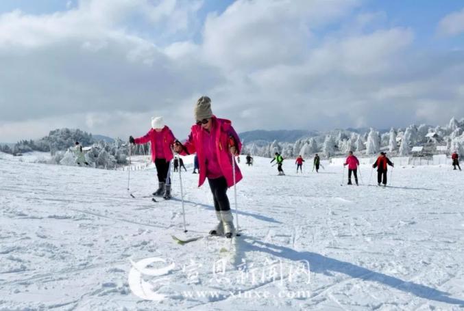 恩施旅游网2020年12月28日 星期一 椿木营滑雪场正式开业!