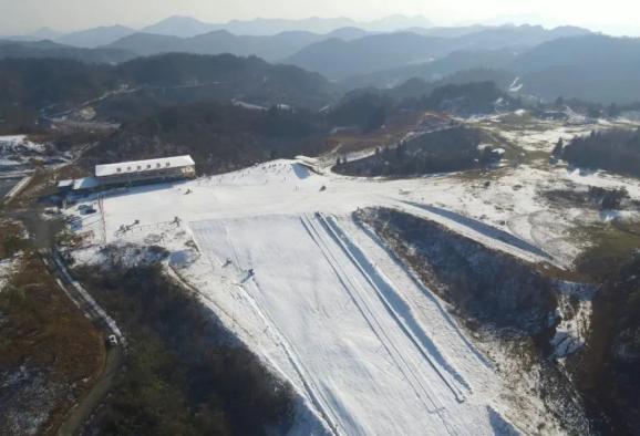 恩施旅游网2020年12月28日 星期一 椿木营滑雪场正式开业!