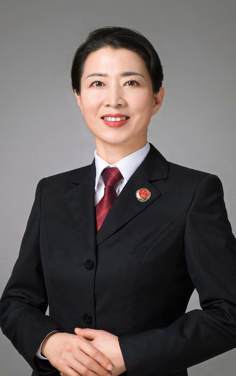 女检察官的"小心机:每次去学校看他,她都穿着检服"你就说我是你姨"