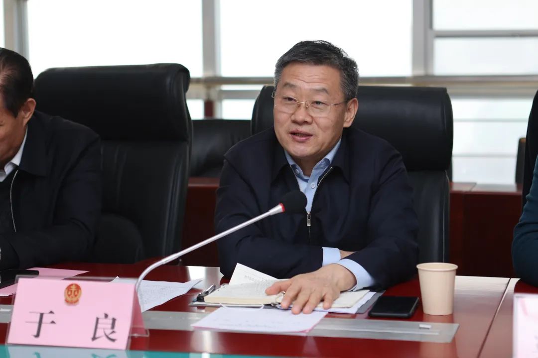 枣庄市人大常委会副主任于良一行到中院调研