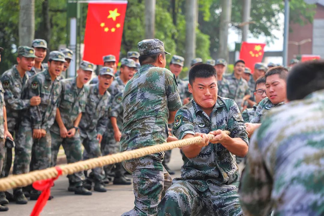 10个词看完连队这一年