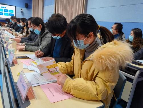 02與會代表觀摩了安徽省家庭教育創新實踐基地-蕪湖市赭山小學家校共