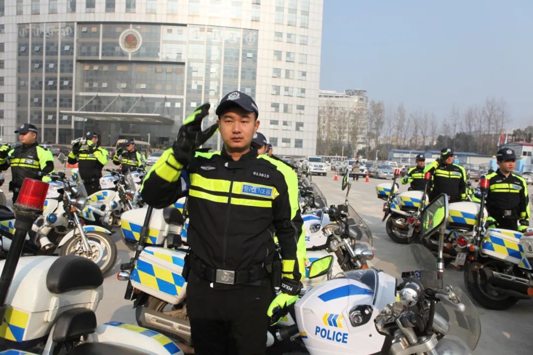 霸气出征南昌交警全面启动铁骑勤务
