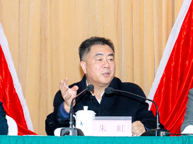 12月26日,省人大常委会党组副书记,副主任朱虹应邀出席江西省艺术家