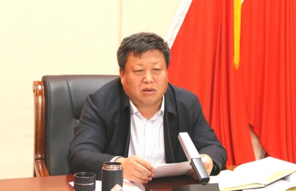 县长李英通报了全县民营企业和民营经济发展情况,县领导王玉威,白志平