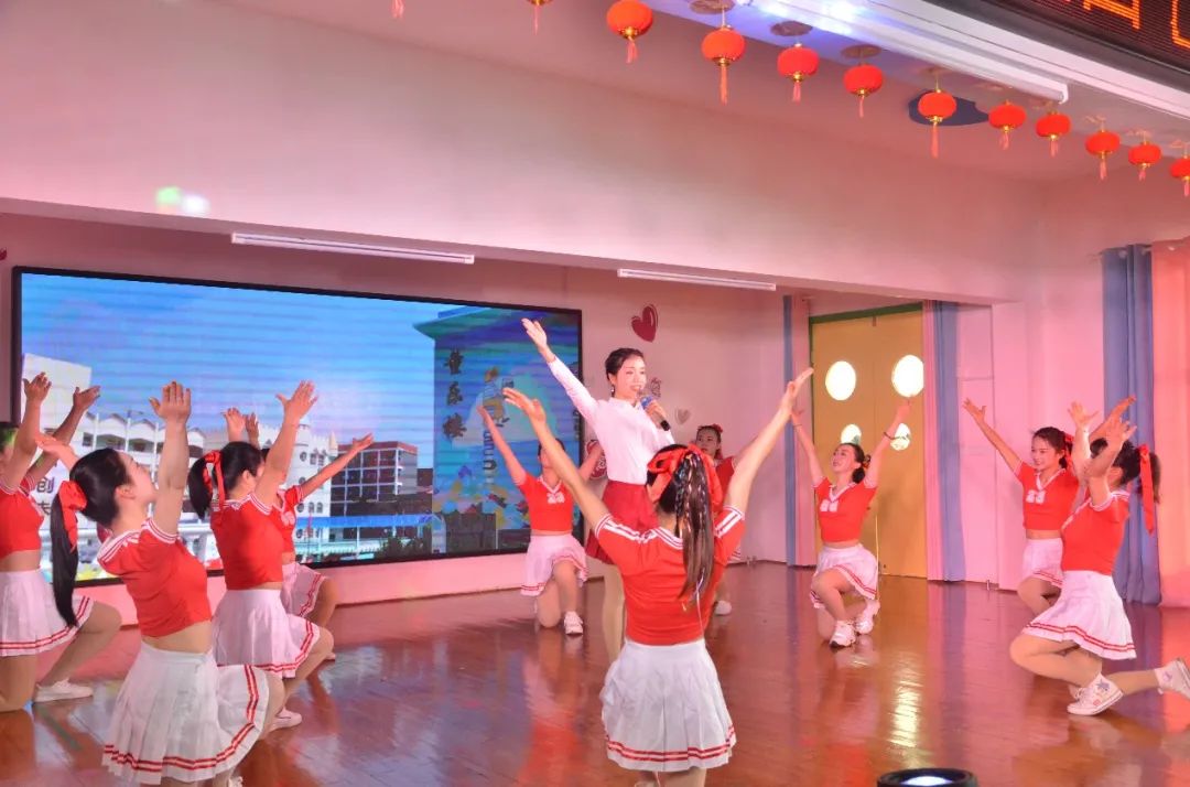 进贤县幼儿园举办建园70周年文艺演出