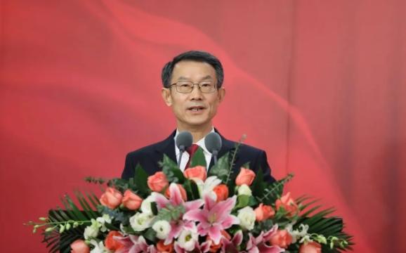 中储粮集团公司第一家金融机构开业