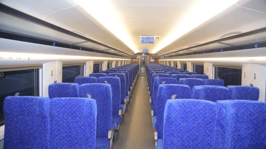 奔向广袤大地浦镇公司首组cr300af型动车组正式交付