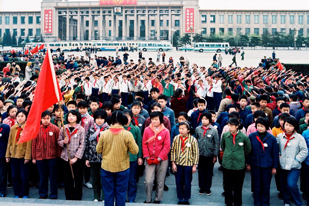 40年前，一个英国摄影师在中国街头遇见色彩_澎湃号·湃客_澎湃新闻-The