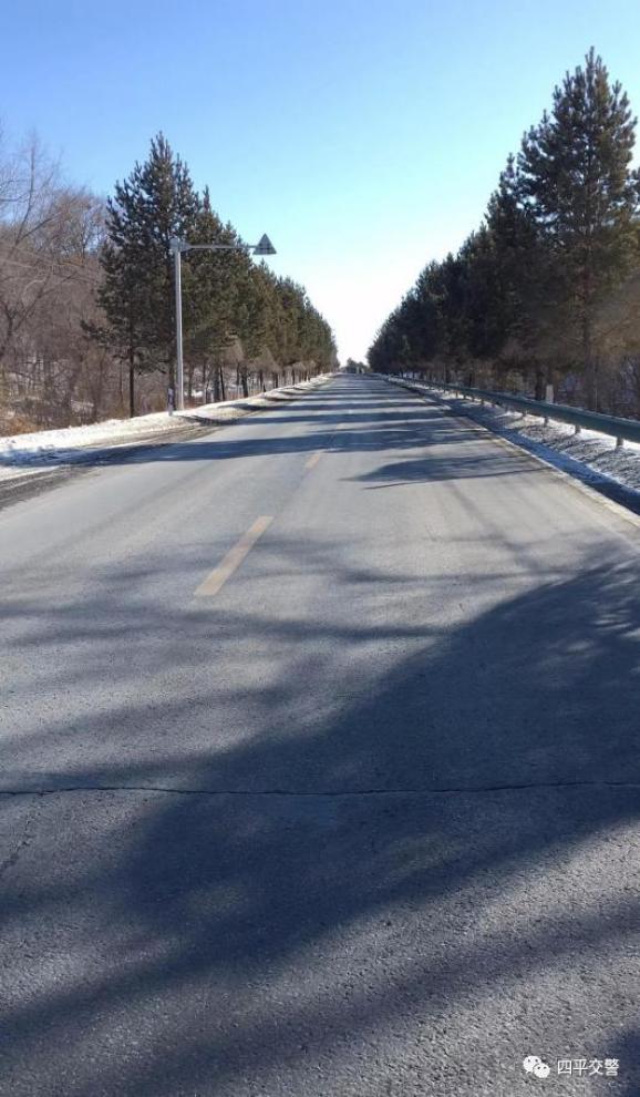 公园路段,从12月31日到1月3日道路车辆会增多,双辽市三江口大桥国道3