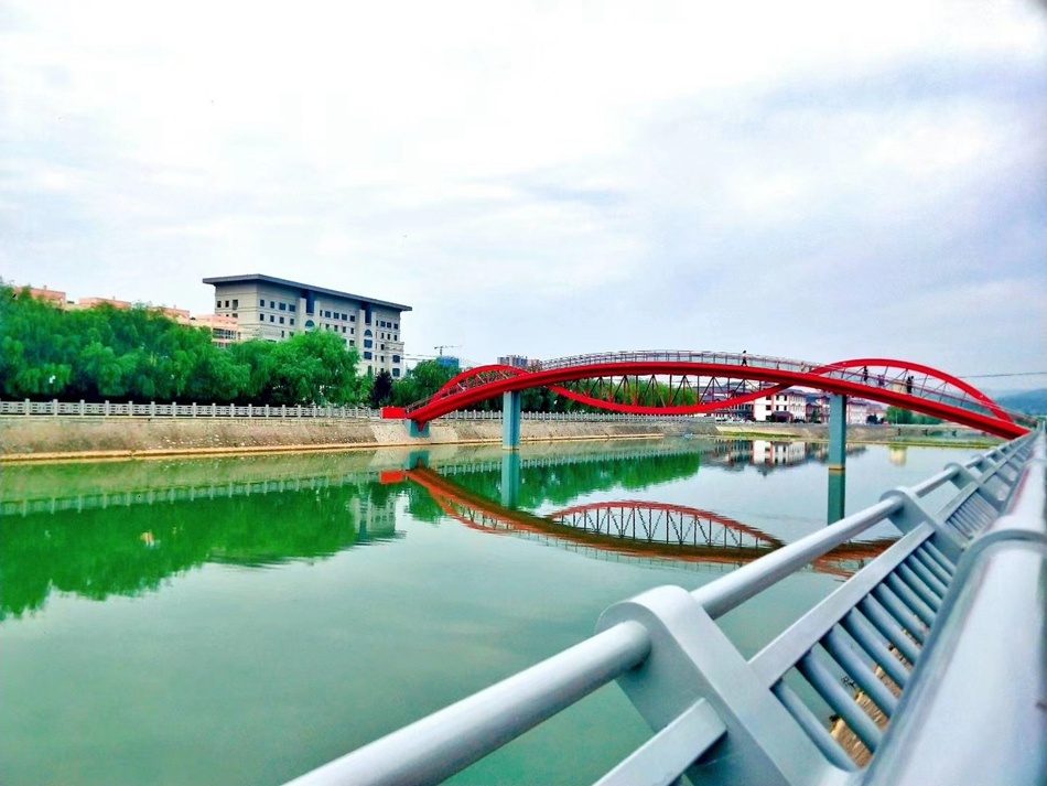 清水县乃"轩辕故里",更有轩辕谷隘,充国陵园,宋墓群,庞公仙境等陇上