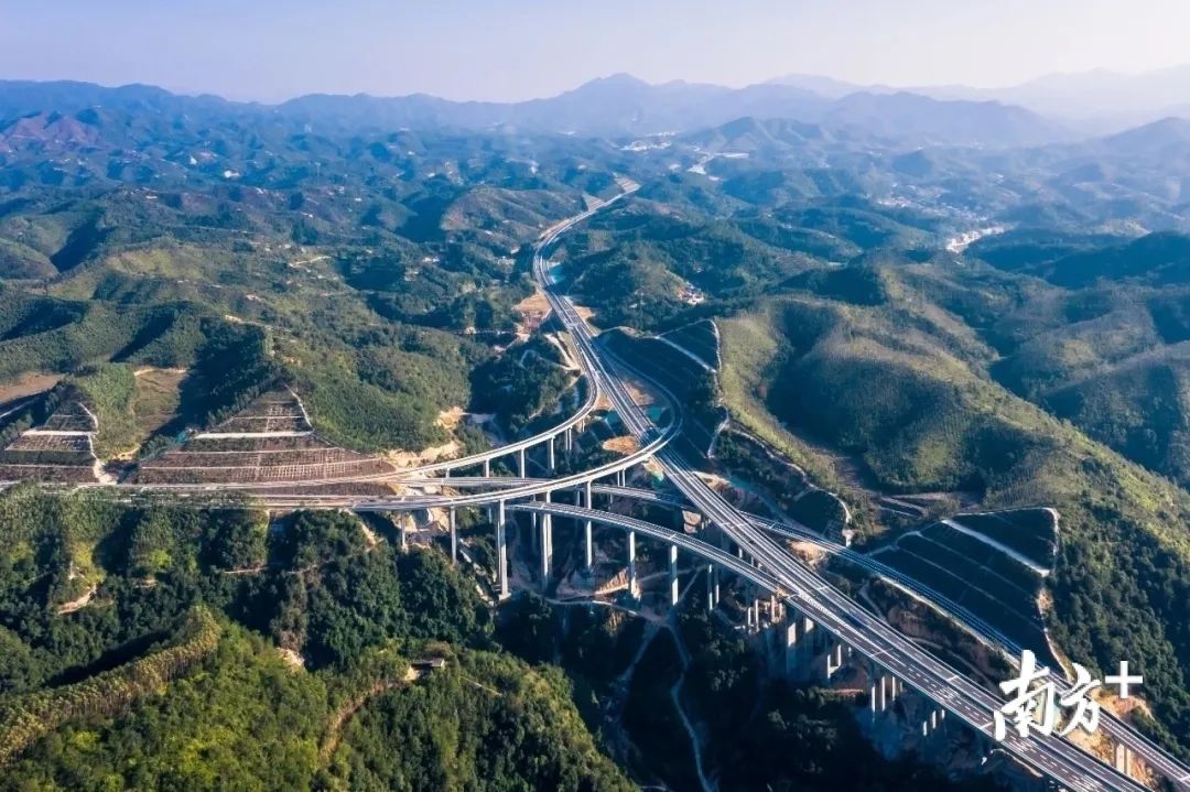 交通大潮高速含大漳支线通车