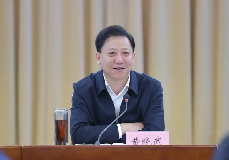 市委书记黄晓武主持召开驻蚌单位座谈会