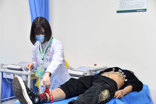 一组图带你直击观山湖区2021年征兵体检现场