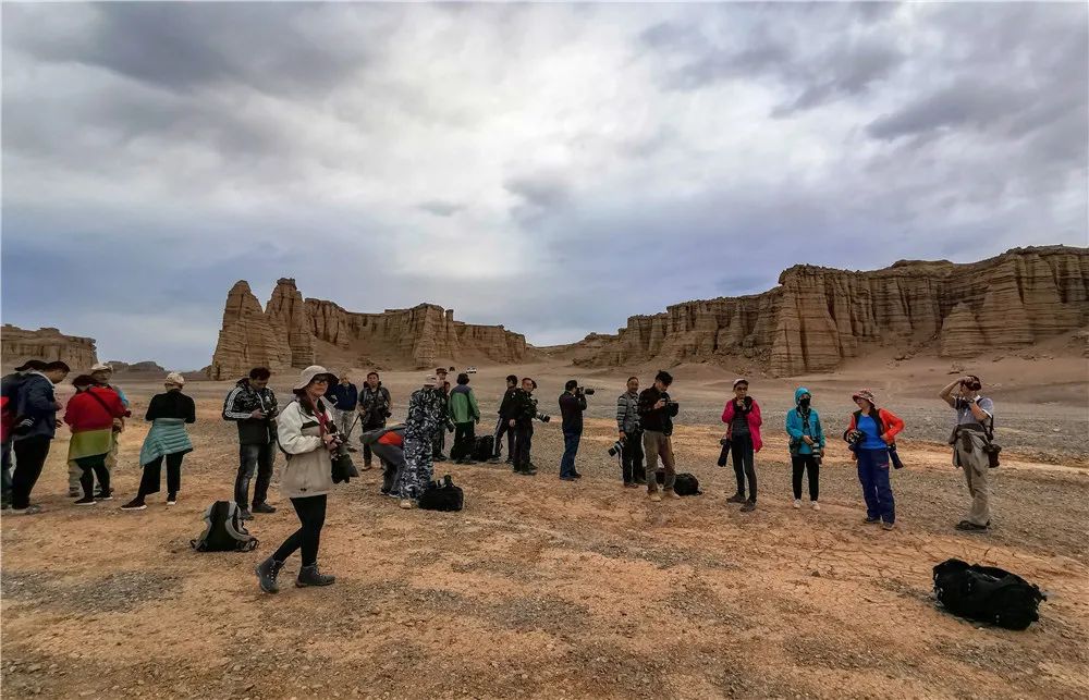 津门网江新华:挺进无人区——摄影人罗布泊行摄活动纪实