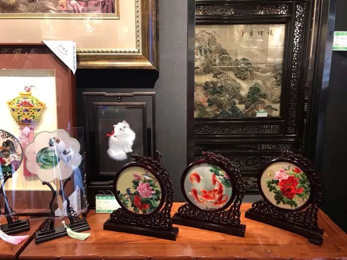 进一步得到艺术上的熏陶,从而扩大天津传统刺绣在全国的影响力