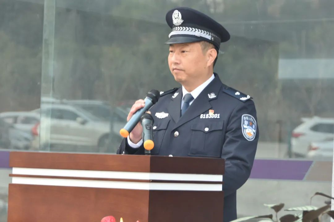 党委书记,所长邱兵与党委委员,副所长宋超为四川省西昌强制隔离戒毒所